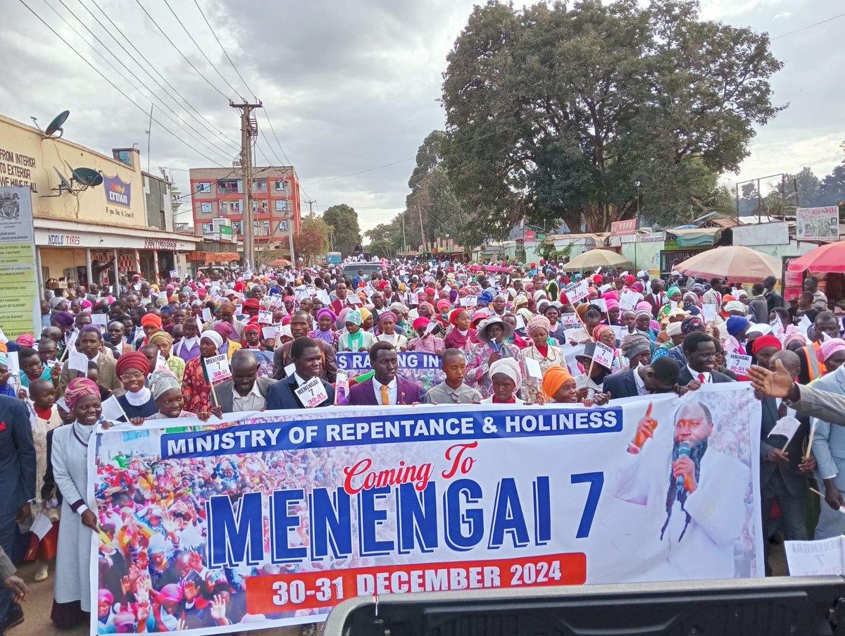 RepentMddlEast's tweet photo. BREAKING NEWS

Just after THE MIGHTIEST PROPHET OF THE LORD arrived in Menengai 7 Healing Service, we are now witnessing an avalanche of miracles.

▫️Cripples are walking   
▫️Blind eyes have popped open 

it's an outburst of miracles

#ExplosiveMenengai7 https://t.co/dQraeUY13r