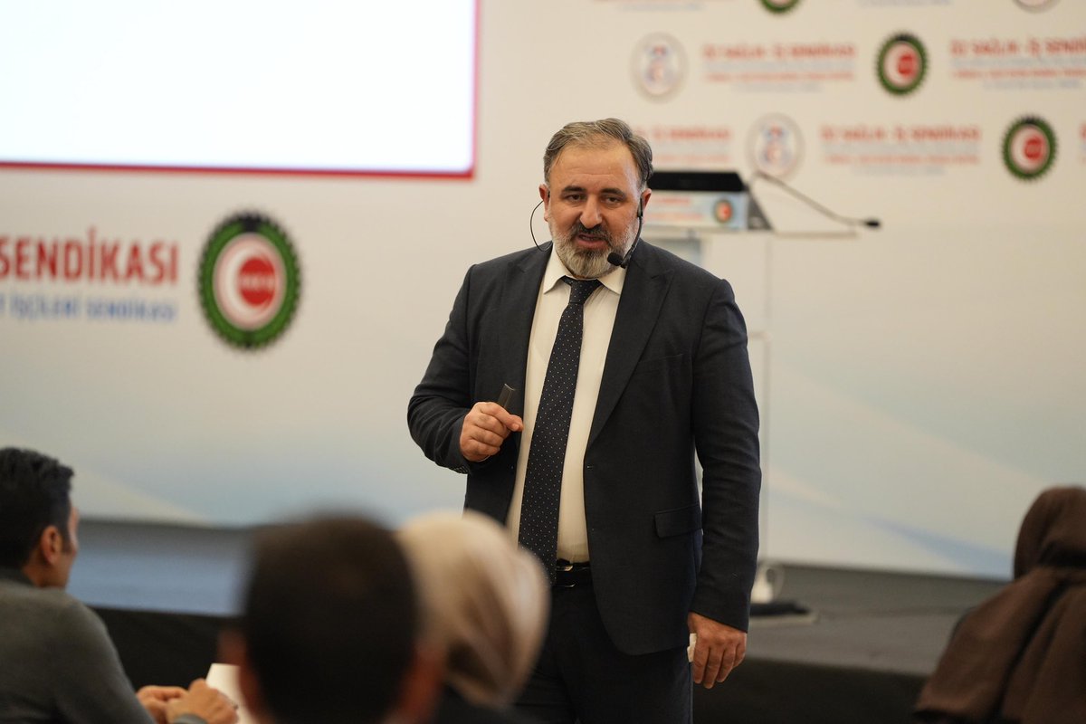 yahyabilgintr's tweet photo. ÖNEMLİ OLAN BUGÜNE, YARIN KATABİLMEK.

Aydın, Çankırı, Elazığ, Eskişehir, Siirt, Sivas, Şanlıurfa ve Yalova şube Başkan ve yönetimleri ile temsilcilerinden oluşan, 300 teşkilat mensubumuza  1. Dönem İşyeri Temsilci Eğitimimiz tamamlandı. https://t.co/2CZIebiNmI