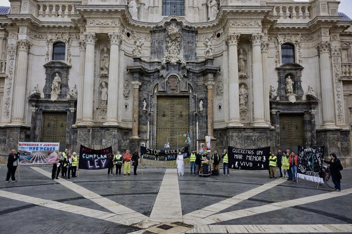 El sábado por la mañana recorrimos las calles de Murcia junto a más de diez colectivos pidiendo justicia para el Mar Menor.

#sosmarmenor #manifestacion #Greenpeace #greenpeacemurcia #JUSTICIA 

📸 <a href="/laverdad_es/">laverdad_es</a>