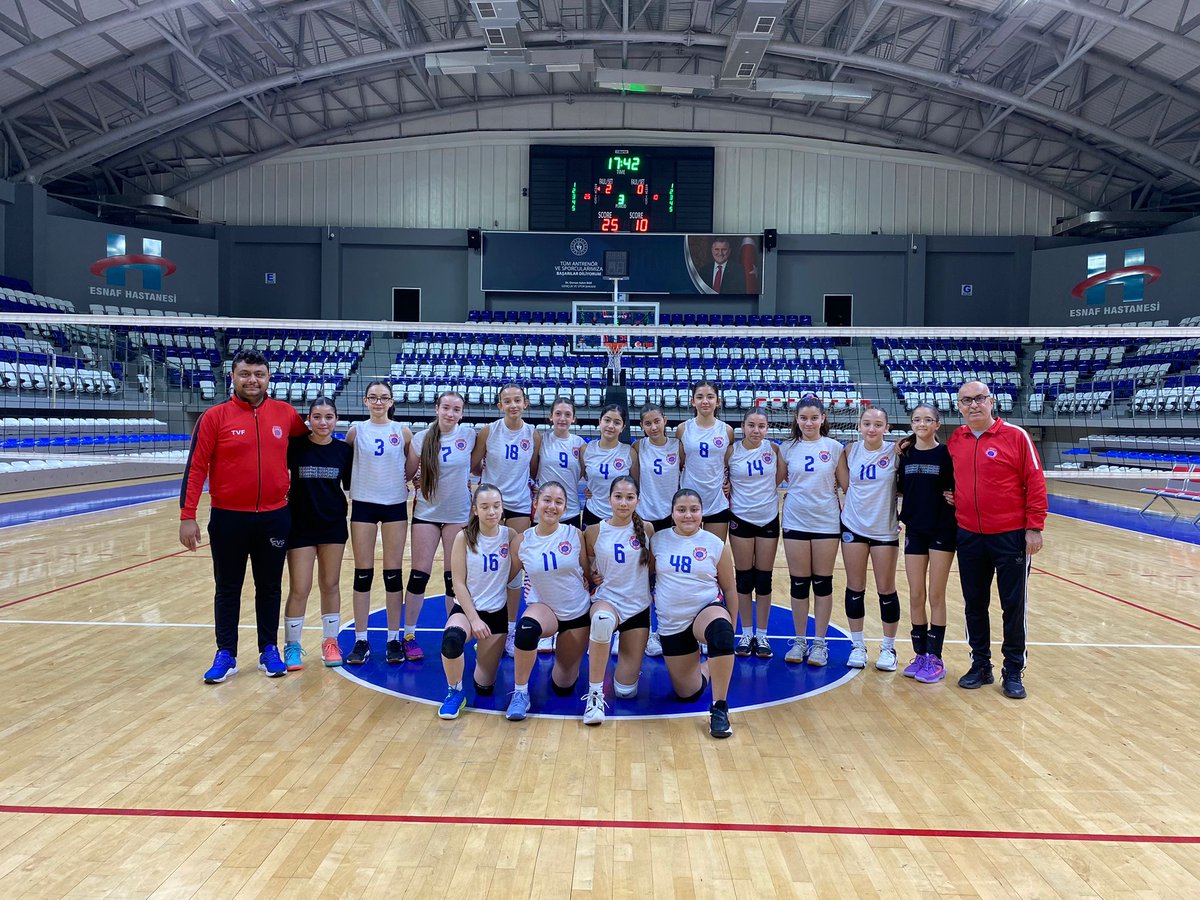 FethiyeSk's tweet photo. Midi Meleklerimiz galip💥 Çalışmalarına, disiplinli bir şekilde devam eden Midi Mavi Meleklerimiz sezonun ilk maçına çıktı🤩 Fethiye Gücü Spor ile çıktıkları maçta 3/0’lık net bir galibiyet elde eden Meleklerimizi ve değerli teknik ekibimizin galibiyetini kutluyoruz. https://t.co/sKOCtyu5SM