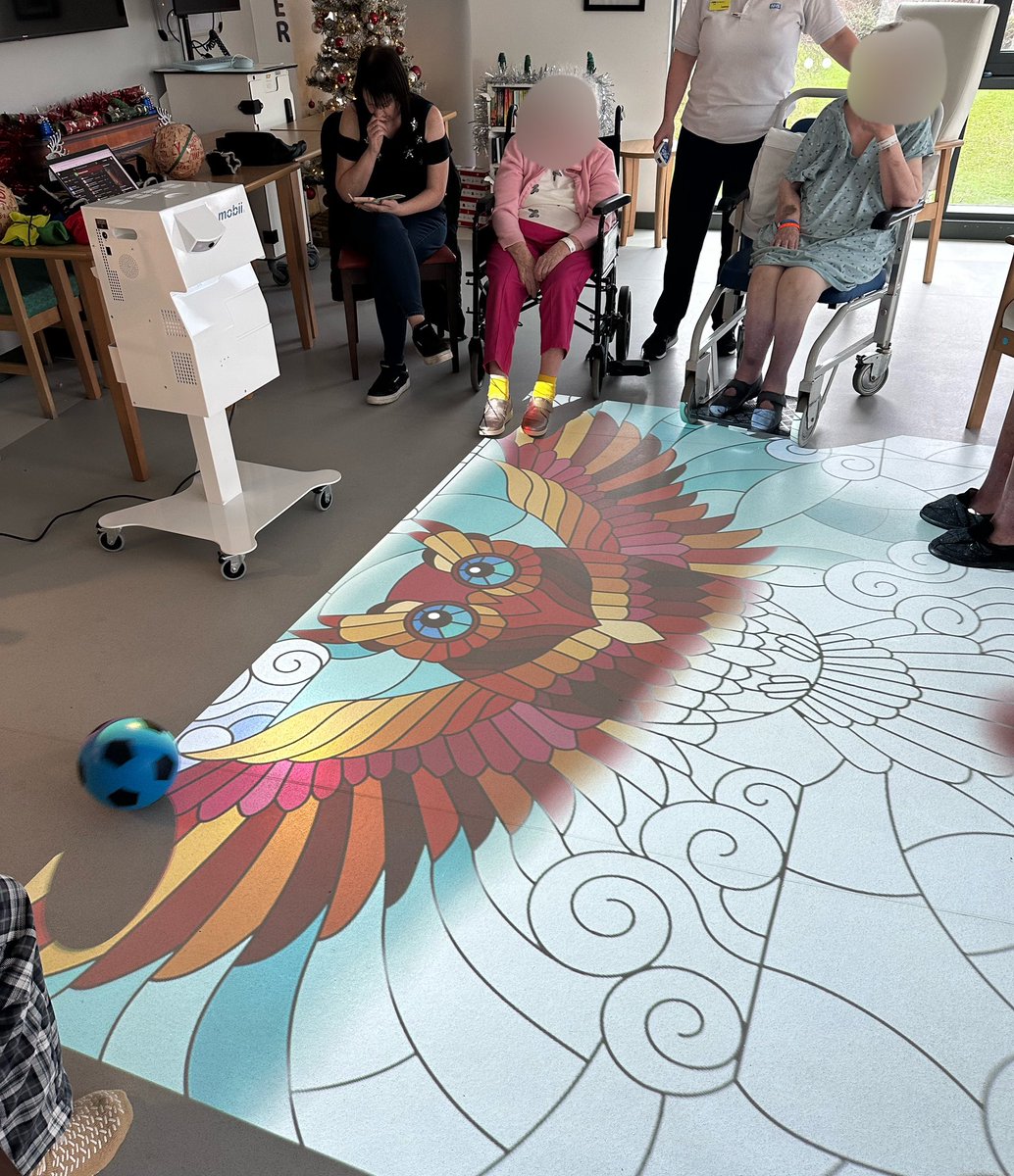 ImcUnit's tweet image. The patients have been loving our new equipment! 

This OM interactive projector is wonderful, is fully inclusive, helps and encourages movement, independence and socialisation.
All sorts of games for our patients to enjoy! 🎯

#therapy #occupationaltherapy #NCA #NHS #interactive