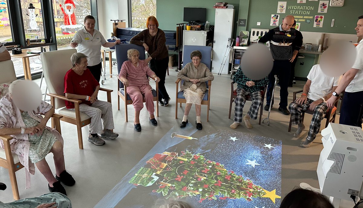 ImcUnit's tweet image. The patients have been loving our new equipment! 

This OM interactive projector is wonderful, is fully inclusive, helps and encourages movement, independence and socialisation.
All sorts of games for our patients to enjoy! 🎯

#therapy #occupationaltherapy #NCA #NHS #interactive