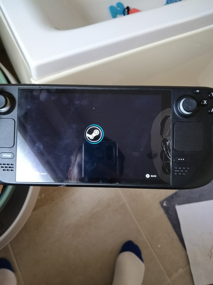 SpillWorks's tweet image. Want an honest steam deck review. You'll pick it up for the occasional break and you'll spend it on this screen waiting for it to load