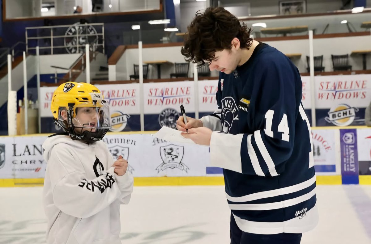 Great meeting the fans at our Post Game Skate!