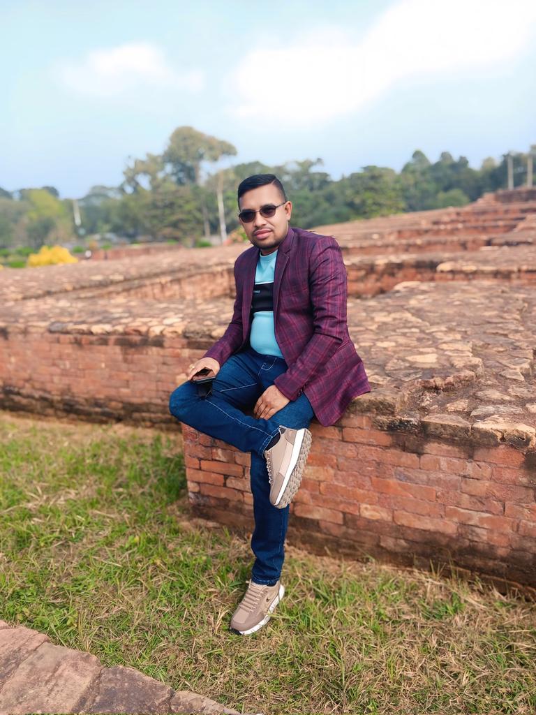 SaifulIsla82037's tweet photo. ঠকে যাওয়া এক নারী আমার জীবনে আসুক, তারপর সেই নারী আমাকে হারানোর ভয় পেয়ে সবসময় আগলে রাখুক।। https://t.co/6IGqkaTiAA