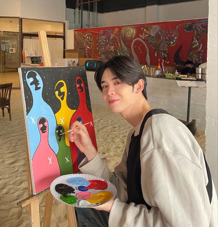 perayaasone's tweet photo. Hopefully in 2025 you'll have more jobs! has 3 million followers on Instagram and 3 million followers on Tiktok! become more famous and rich 🌻✨
WITH JAMESSU FOREVER
#togetherwithjamessu
#JamesSu https://t.co/YdkH4ptkxz