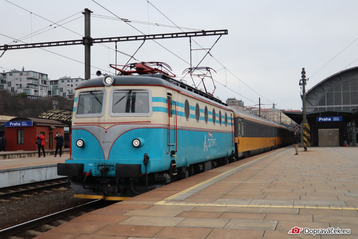 Dnešní Rj 1005 <a href="/RegioJet/">RegioJet</a> do Havířova s Bobinou v čele.