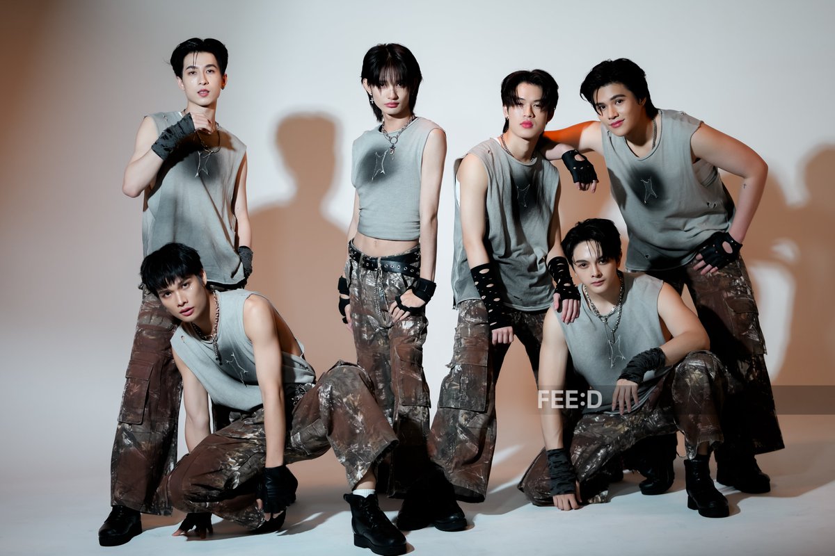 feed_4_future's tweet photo. ZOLAR รีแคป 1 ปี หลังจากเดบิวต์ พร้อมชวนฟังคัซิงเกิลที่ 4 “ยาวไป!” (MOVE IT)
.
แฟนๆ สามารถติดตามสัมภาษณ์ของ ZOLAR ได้พรุ่งนี้ เวลา 18.00 น. ทาง FEED #.FEEDxZOLAR
.
ภาพทั้งหมด: https://t.co/OLGzpHKfVB
.
#FEEDTPOP #ZOLAR #ZOLARยาวไปMoveIt  @ZOLARofficialTH https://t.co/otVWU6km8z