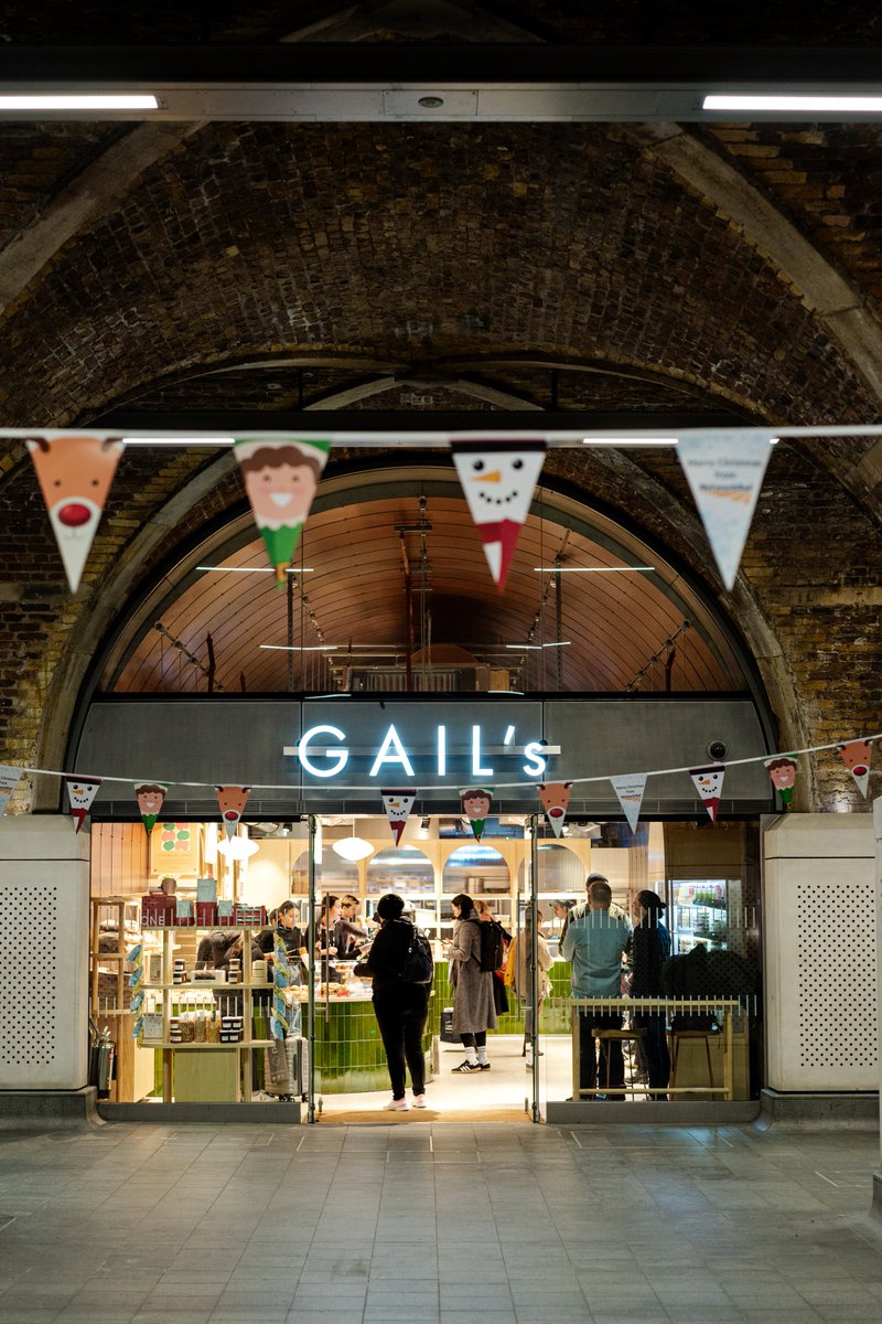 caterglobe's tweet image. Congrats to GAIL's on their new London Bridge branch! Conveniently located near the station. Caterglobe overcame logistical challenges for a seamless opening. #GailsBakery #LondonBridgeStation #LondonFoodie #Caterglobe