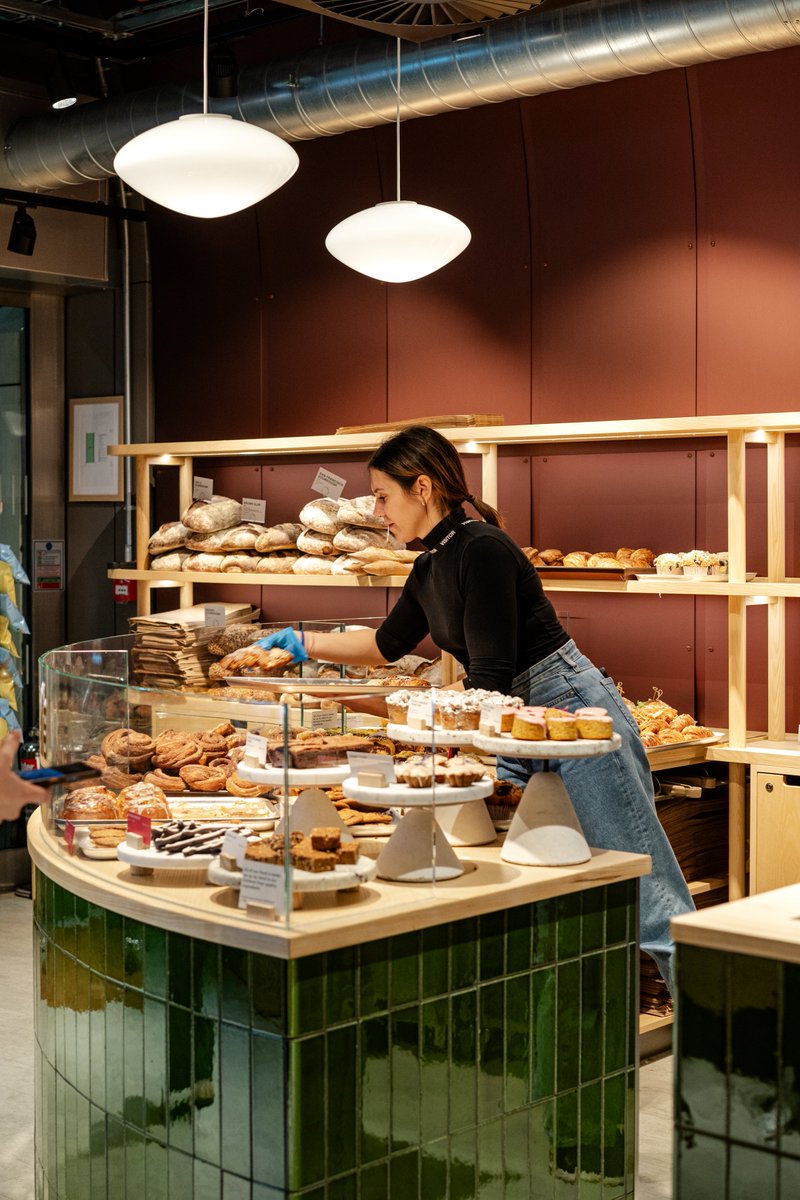 caterglobe's tweet image. Congrats to GAIL's on their new London Bridge branch! Conveniently located near the station. Caterglobe overcame logistical challenges for a seamless opening. #GailsBakery #LondonBridgeStation #LondonFoodie #Caterglobe