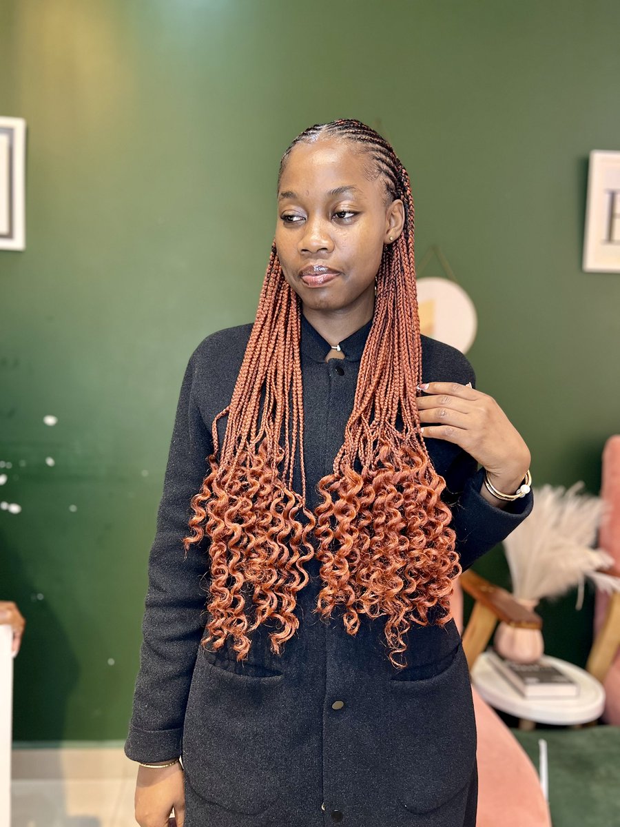 fritzhairstudio's tweet image. Conrows with Braids, a Hairstyle for the Girlies 🤩

Book that Appointment and Get your Conrows done by Us😊
#conrows #fritzhairstudio
