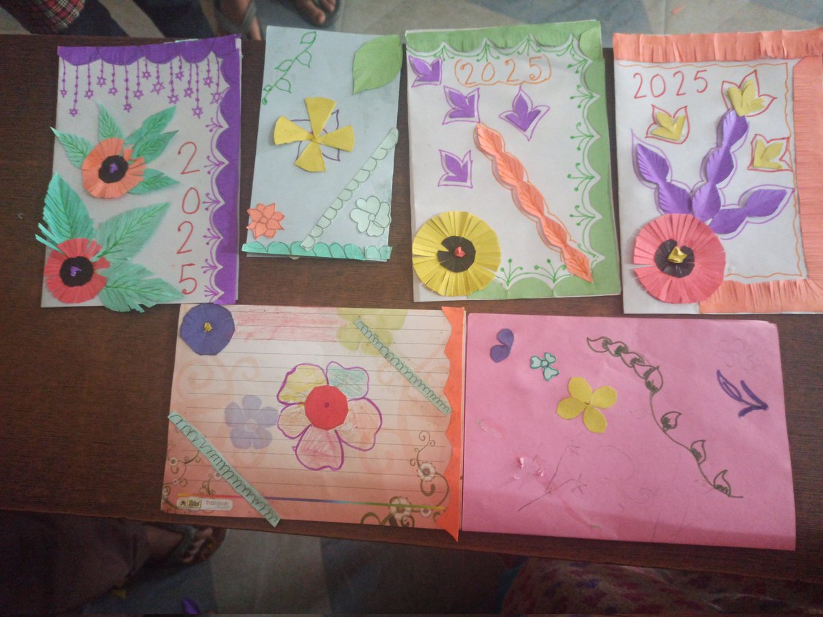 Lalita08400825's tweet photo. Bachcho ne bnaye new year greetings. #childrenactivity. #bye2024 https://t.co/Pk1aGRha8c