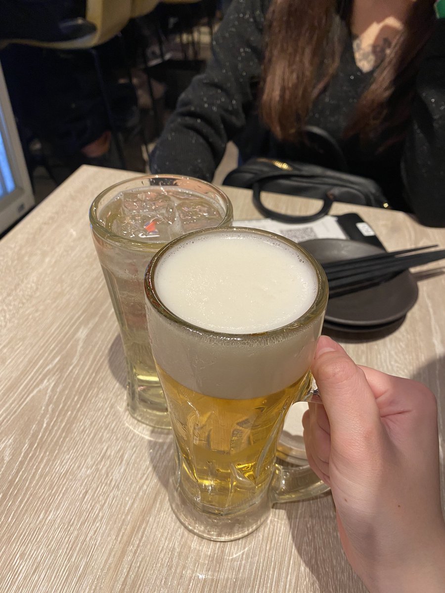 0201Niina's tweet photo. まろた&amp;私、2人とも完売で乾杯🍻！！！！！！！！！！！！！！！！！！！！！！！！ https://t.co/X5PyXiyXGK