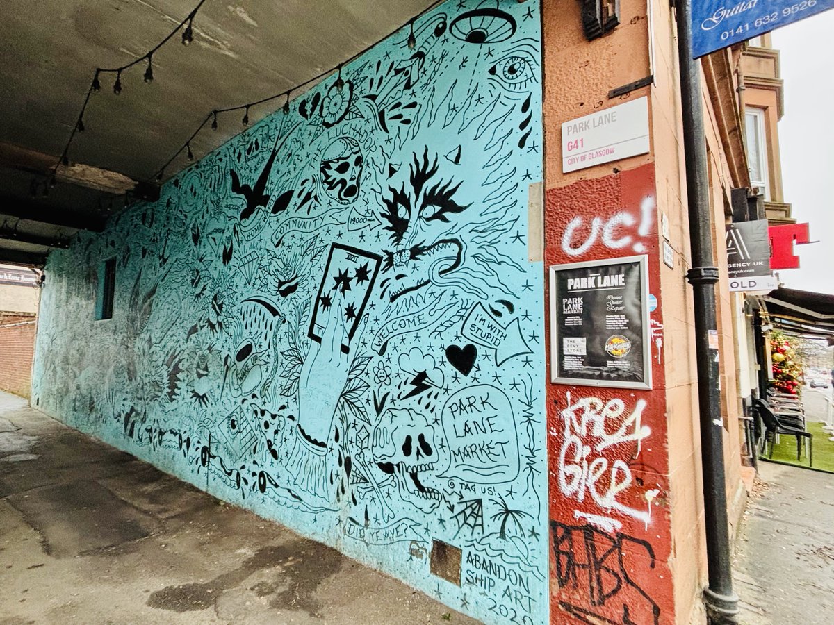 Its a driech day in Glasgow - so here’s a couple colourful murals to brighten it up. Louis Masai’s Orangutan ‘Pongo' and Richard Davies/Abandon Ship artwork in Park Lane Pend, Shawlands.