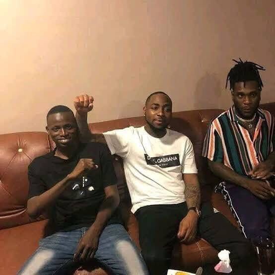 No be why I no blame people wey no dey help. 

Burna Boy wey I carry go meet Davido, 001 help am finish, he don dey touch money wey 001 don dey touch since 2016 money, pride don enter. This life 🤣