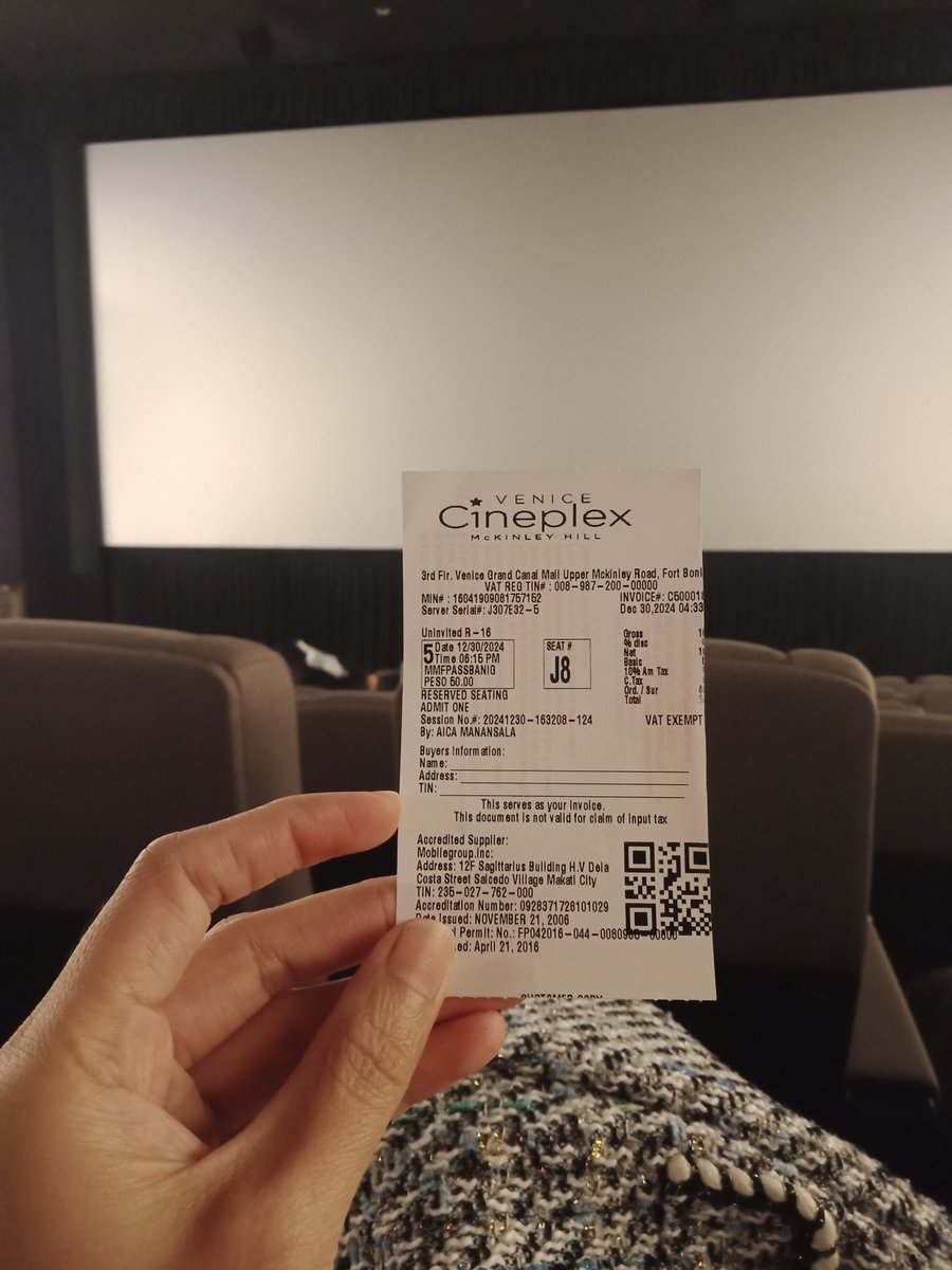 Rolieme22's tweet photo. Palagi nalang mag isa gumala, kumain at manood ng sine. When kaya may kasama na? ๐
#UninvitedMMFF #selflove #zarks https://t.co/kVN1LW7ctY