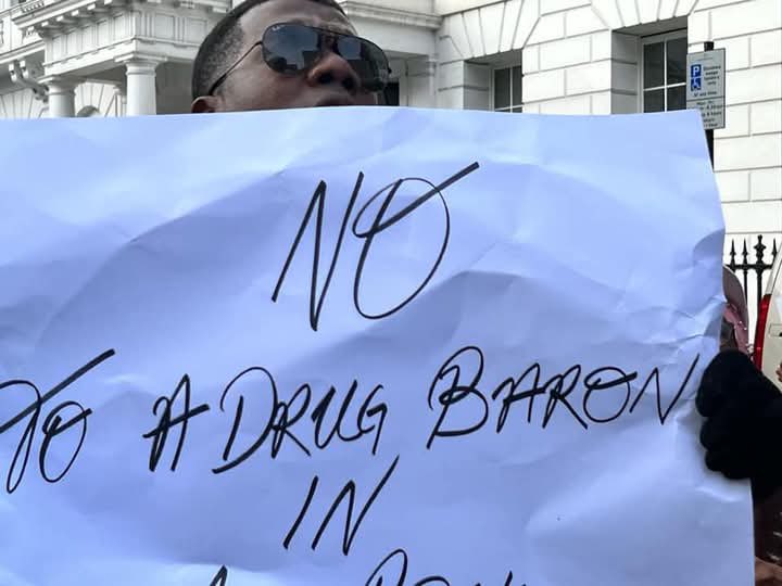 elrufai's tweet image. NIGERIA UPDATE - The interesting lifecycle of Wendell Simlin, also sometimes retained as a political mercenary by any person or government that can pay….. 😂😂😀