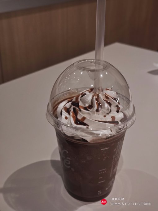 続いてマックカフェでもろもろ清算中。 