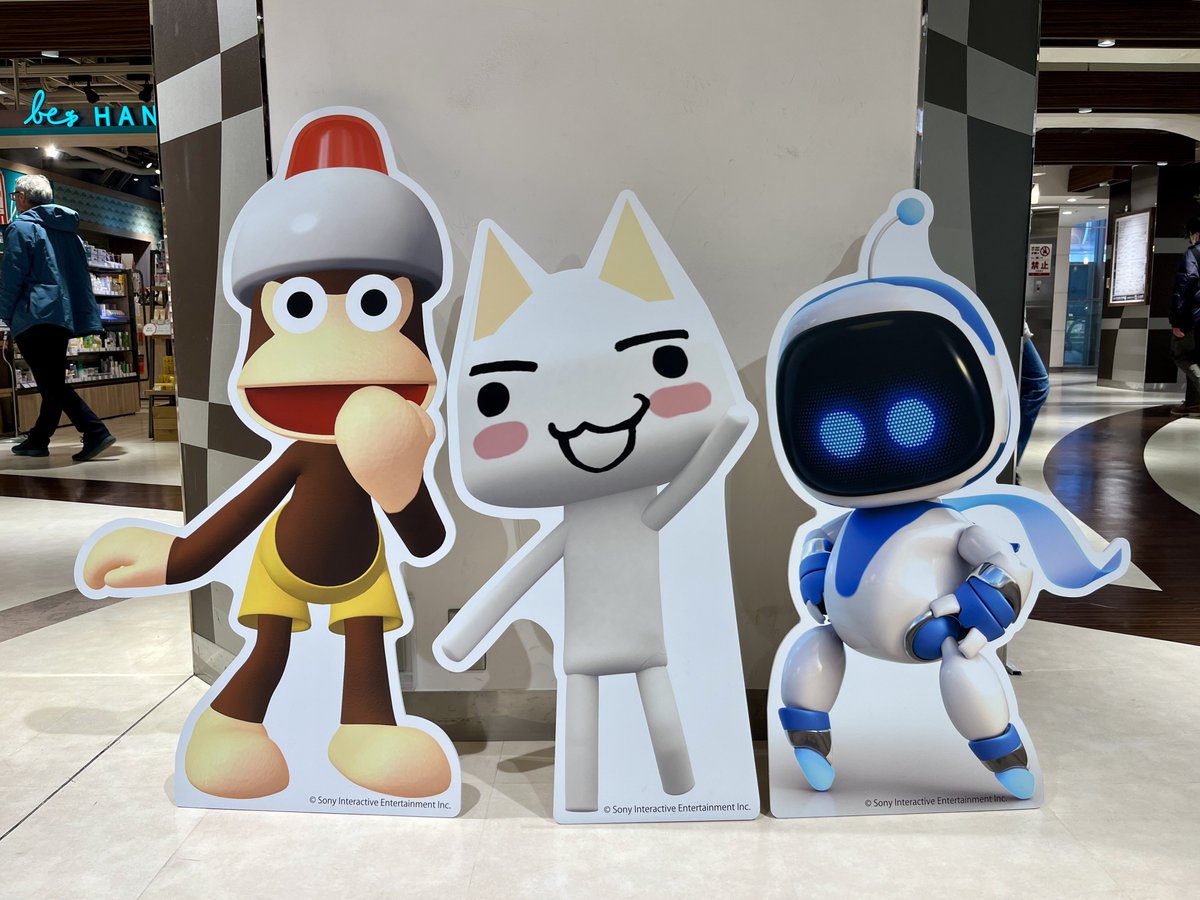 Genki_JPN's tweet photo. Ape Escape, Astro Bot and Toro Inoue have taken over Akihabara! #PlayStation https://t.co/QyTB3XE5HZ