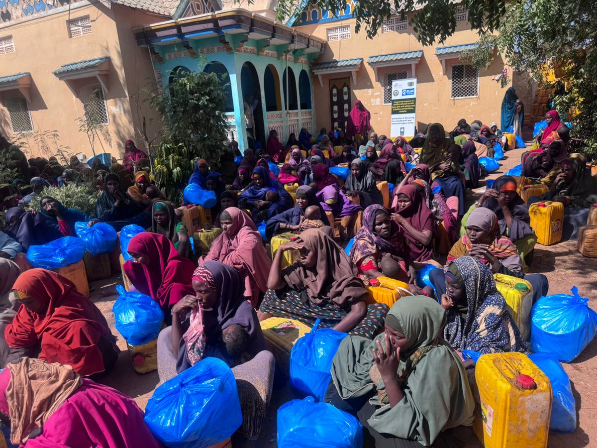 PlanInt_Som's tweet image. Through @reado_org , we distributed life-saving Non-Food Items (NFIs) and dignity kits to vulnerable individuals in Baidoa and Bardhere, Somalia,as part of our ECHO-funded integrated project for VAlDESE.
Thanks to @eu_echo for the support.
#Integratedprograms #ClimateCrisis