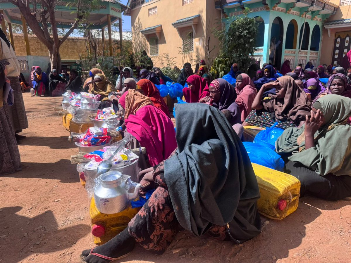 PlanInt_Som's tweet image. Through @reado_org , we distributed life-saving Non-Food Items (NFIs) and dignity kits to vulnerable individuals in Baidoa and Bardhere, Somalia,as part of our ECHO-funded integrated project for VAlDESE.
Thanks to @eu_echo for the support.
#Integratedprograms #ClimateCrisis