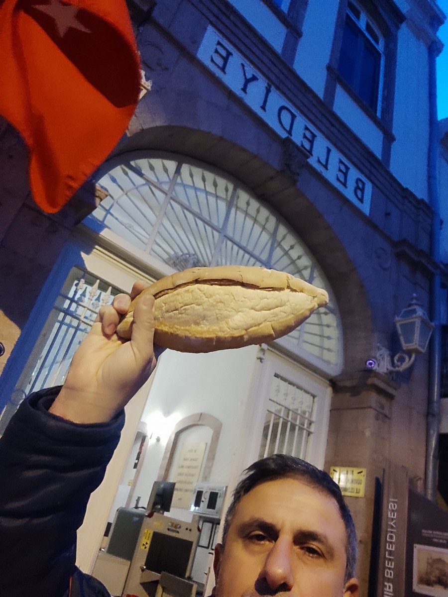 direnisler_m's tweet photo. Direnişler Meclisi:
Devrimci İşçi @BarAras92434 
İŞİ EKMEĞİ VE ONURU İÇİN DİRENMEYE DEVAM EDİYOR!
@herkesicinCHP @eczozgurozel @izmirbld @chpizmiril @chpizmirilkadin @chpizmirgenc35 @DiSK_Genel_is @iscihareketi @KucukkayaIsmail @fatihportakal @puleragema @rondomkbisci34 https://t.co/o73KqZ0mZ3
