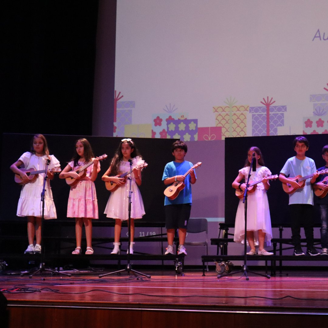 DwightSchoolDXB's tweet image. Our amazing PYP students took centre stage for their Winter Concert, filling the room with joy, energy, and holiday spirit!  

#SparkOfGenius #DwightSchoolDubai #IB #DwightDifference