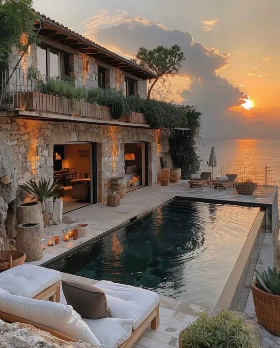 W0rld2026's tweet image. Capri, Italy