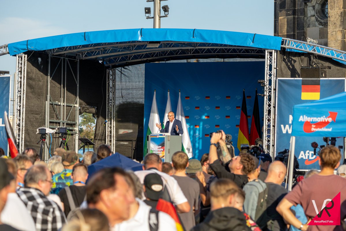 VersaRed_Foto's tweet photo. 29.08.2024 #Dresden - AfD Wahlkampffinale #dd2908
https://t.co/r269dh20pU https://t.co/Nbewz942PD