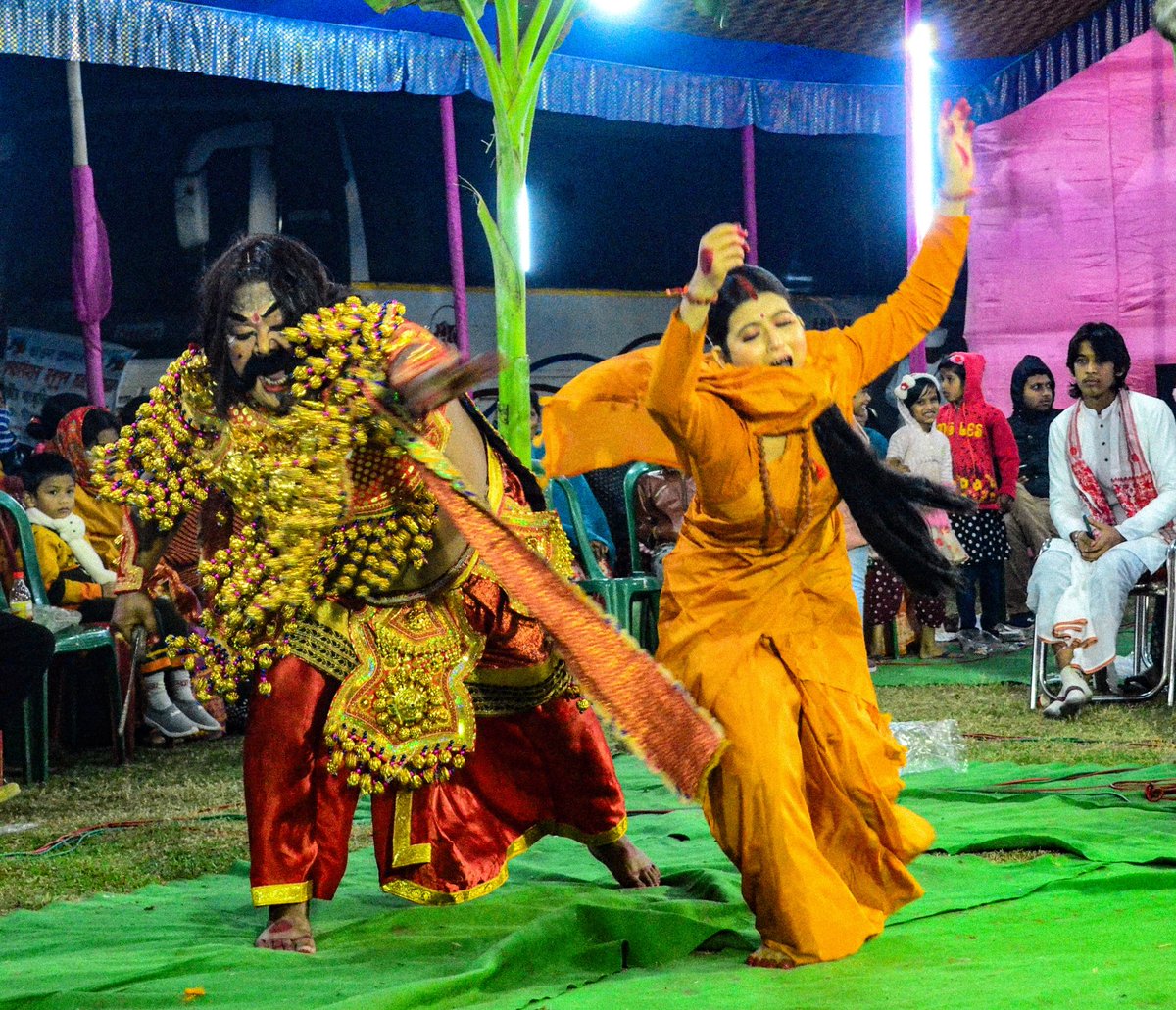 Munukon22's tweet photo. নৃগোষ্ঠীয় সাংস্কৃতিক মঞ্চৰ দ্বাৰা কোচ বিহাৰস্থিত শ্ৰী শ্ৰী মধুপুৰ সত্ৰত মঞ্চস্থ কৰা "সীতা হৰণ বালি বধ" ভাওনাভাগিত "সীতা" চৰিত্ৰটি ৰূপায়ন কৰিলো। 🙏

#munukongogoi cooc https://t.co/eEDBDEeG1b