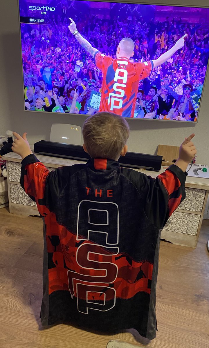 stestuboje's tweet photo. Come on The Asp @NathanAsp 💪
All the best for today’s match from your smallest yet biggest fan from Switzerland 🇨🇭🎯🥳 @OfficialPDC https://t.co/KNsOB5ib9I