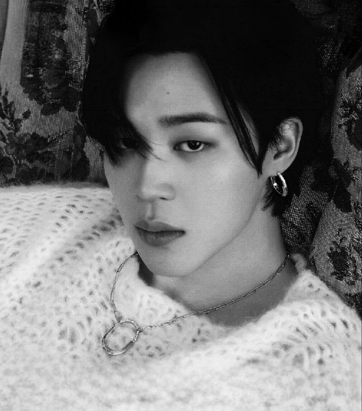 sololunarc's tweet photo. #jikookau #aujikook | gracinha

Em um reformatório só para ômegas, Jimin tinha paz. Isso mudou com a chegada de um alfa que abalou seus colegas. 

Infeliz com o novo aluno, faria de tudo para mantê-lo longe dos outros ômegas. 

Só não contava se enfeitiçar por ele também. https://t.co/lb7NOETJn6