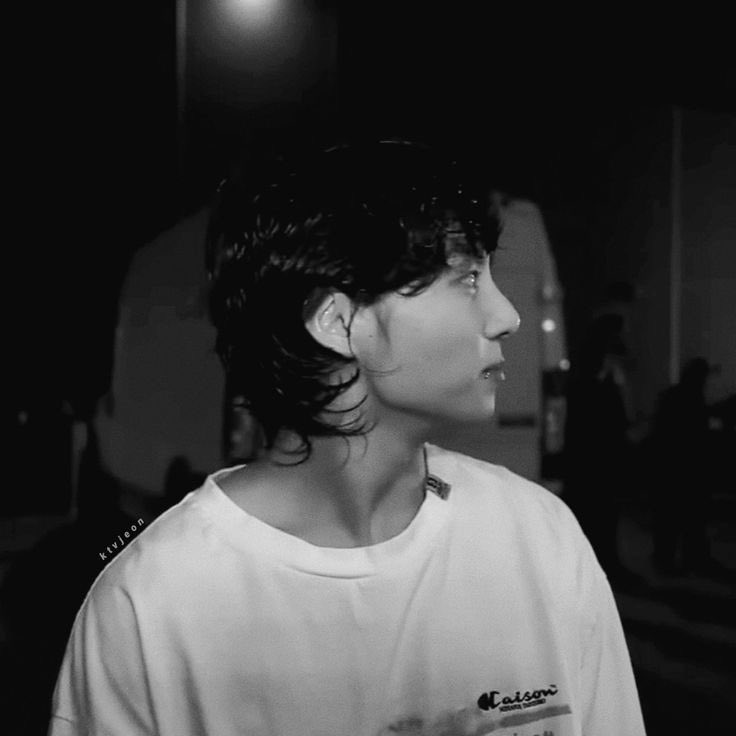 sololunarc's tweet photo. #jikookau #aujikook | gracinha

Em um reformatório só para ômegas, Jimin tinha paz. Isso mudou com a chegada de um alfa que abalou seus colegas. 

Infeliz com o novo aluno, faria de tudo para mantê-lo longe dos outros ômegas. 

Só não contava se enfeitiçar por ele também. https://t.co/lb7NOETJn6