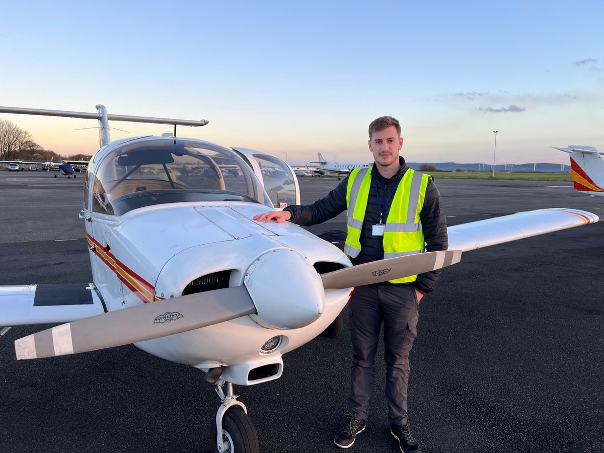 TheAirLeague's tweet photo. Congratulations to Air League Member and 2024/2024 Flying Scholar Thomas Charnley, who recently passed his PPL Skills Test! Thomas was sponsored by The #Stelios Philanthropic Foundation🎄✈️

#flying #gliding #aviation #aerospace #space #ppl #pilot #privatepilot https://t.co/FeZokNzkVw