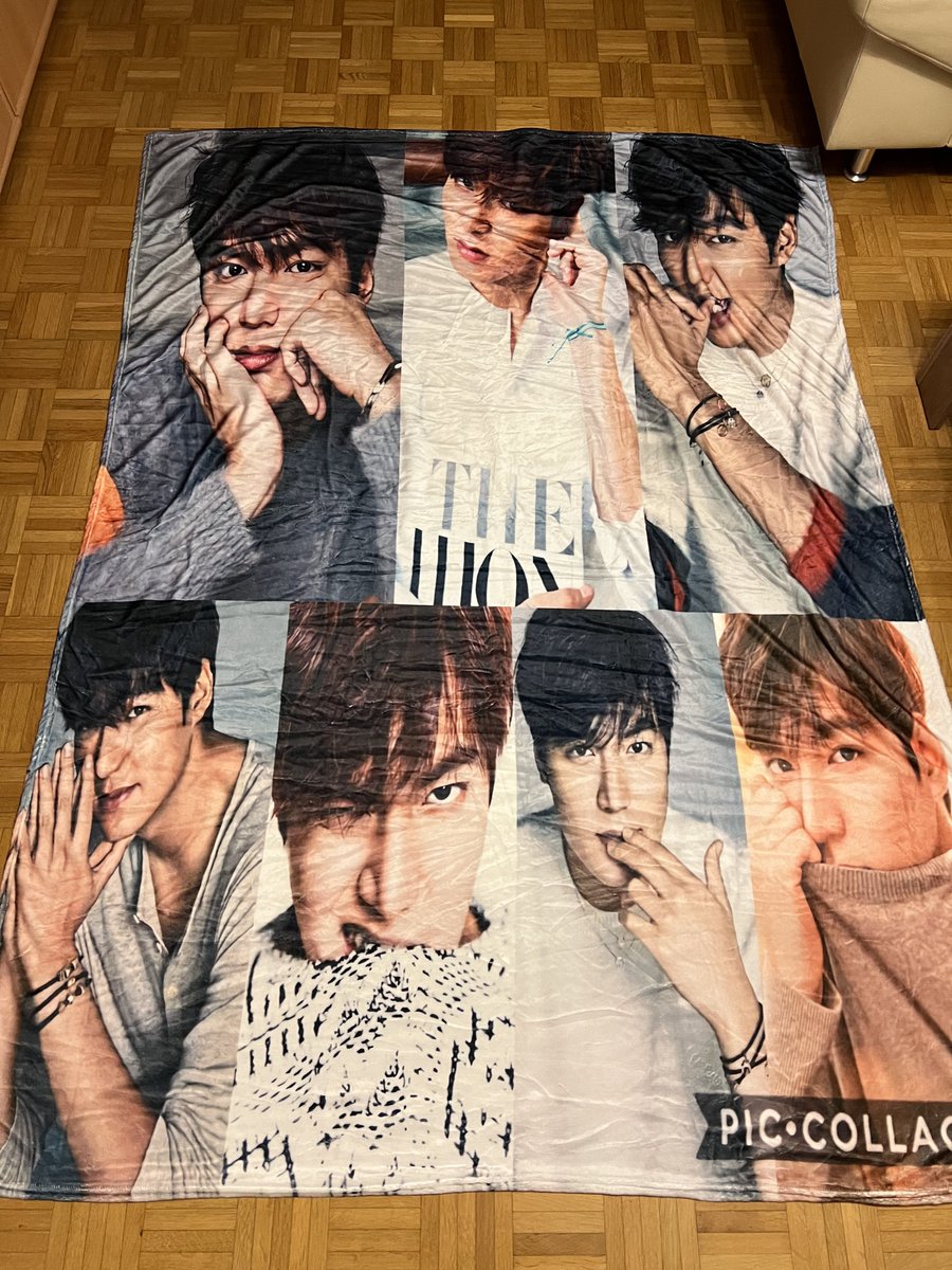 I'm laughing like an idiot. My sister just gave me my 2nd christmas gift (which arrived late). I unpacked it and it's a special blanket of.... 🤣🤣🤣🤣🤣