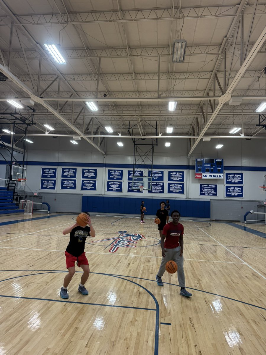 Always a good sign when your guys are blowing up the group text over holiday break asking when they can come get work in😂. Good to be back with my guys👊. <a href="/bhsrunninrebels/">Byrnes Runnin Rebels</a>