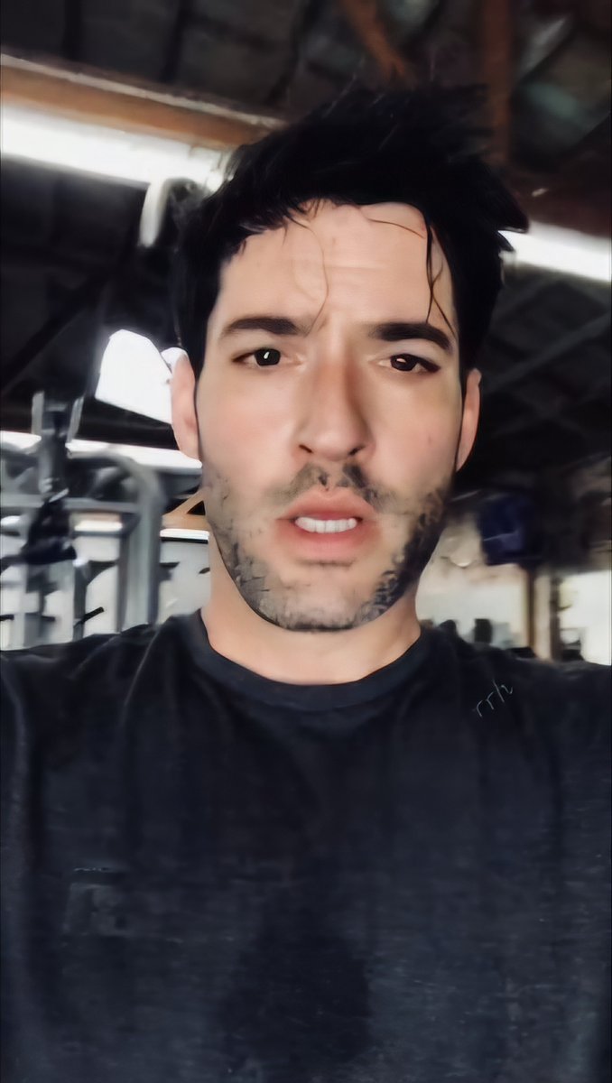 hughes_rebel's tweet photo. I'm not complaining. I enjoy the heat. My daughter wants to know why is it so warm. 75 degree weather on December 30th is one reason the other reason is #TomEllis. He's even #Hot when sweaty #ManCrushMonday #WeatherInNewEngland https://t.co/xy1iJ9ldOR