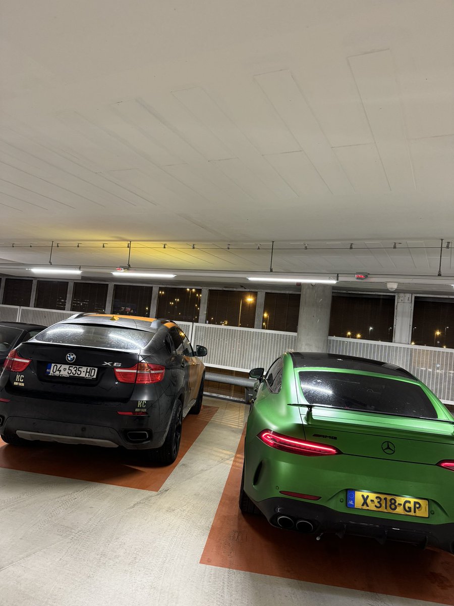 Kubycazal's tweet image. Travelled to 5 Countries last month while Making 100K€ Revenue with my NEW Shops
Croatia 🇭🇷
Amsterdam 🇳🇱
Thailand 🇹🇭
China 🇨🇳
Germany 🇩🇪
This is the Power of building good systems which works while you travel
Couldve make 3x more but Shopify banned my stores in Oct.