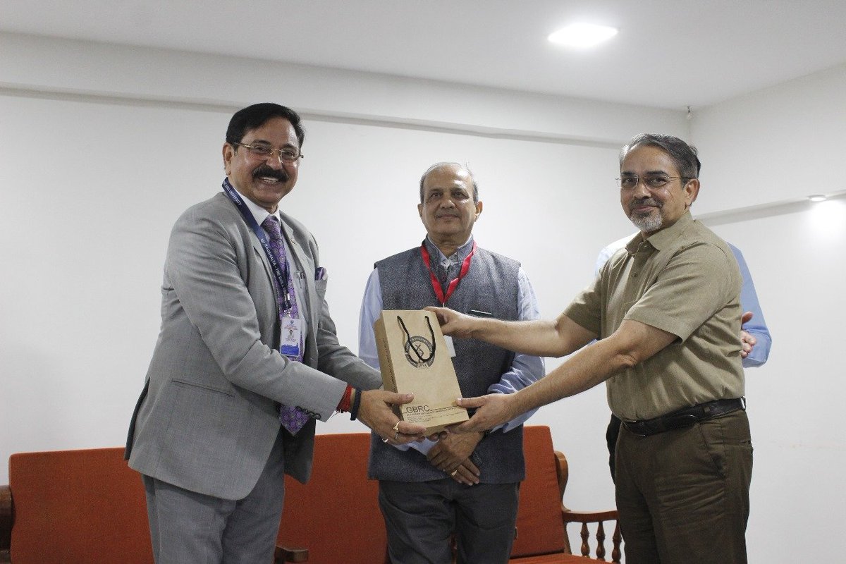 Kaushalya The Skill University’s DG, Prof. Dr. S. P. Singh, inaugurated the KAUSHALYA training program by GBRC, focusing on Bioinformatics, Molecular Biology, and Sustainability. A key step towards bridging academia, research, and industry for future leaders. 
#KAUSHALYA