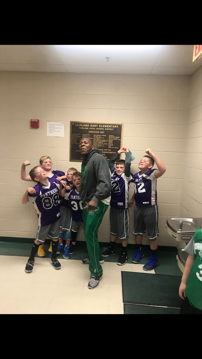 murrayhighFB's tweet photo. Someone sent me this picture this week. It is crazy that this group now runs out on the High School football field. I bleed green and have since I was in high school. However, love these kids. #PEAKE https://t.co/bj8iVmTkLC