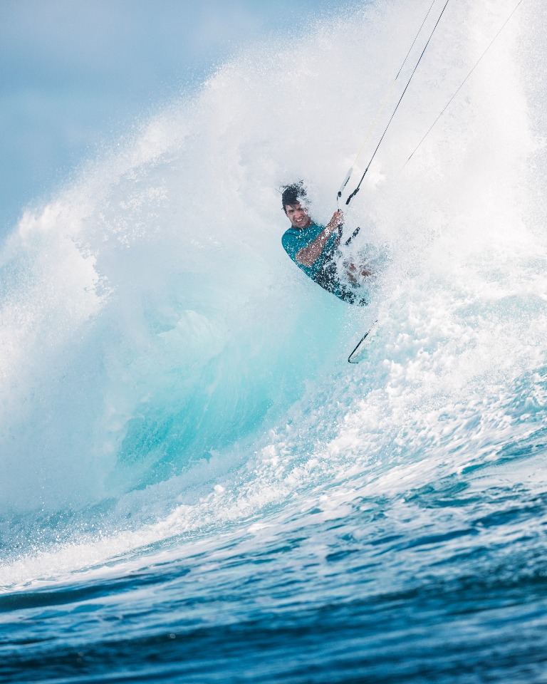 The way to kick off 2025, who's ready for a new year?

@gabrielmbenetton  📸 @supernothing_ofc | <a href="/thomasburblies/">Thomas Burblies</a> 

#ridecore #corekites #kitesurf #kitesurfing #kiteboarding #gokiting #mauritius #wave #surf