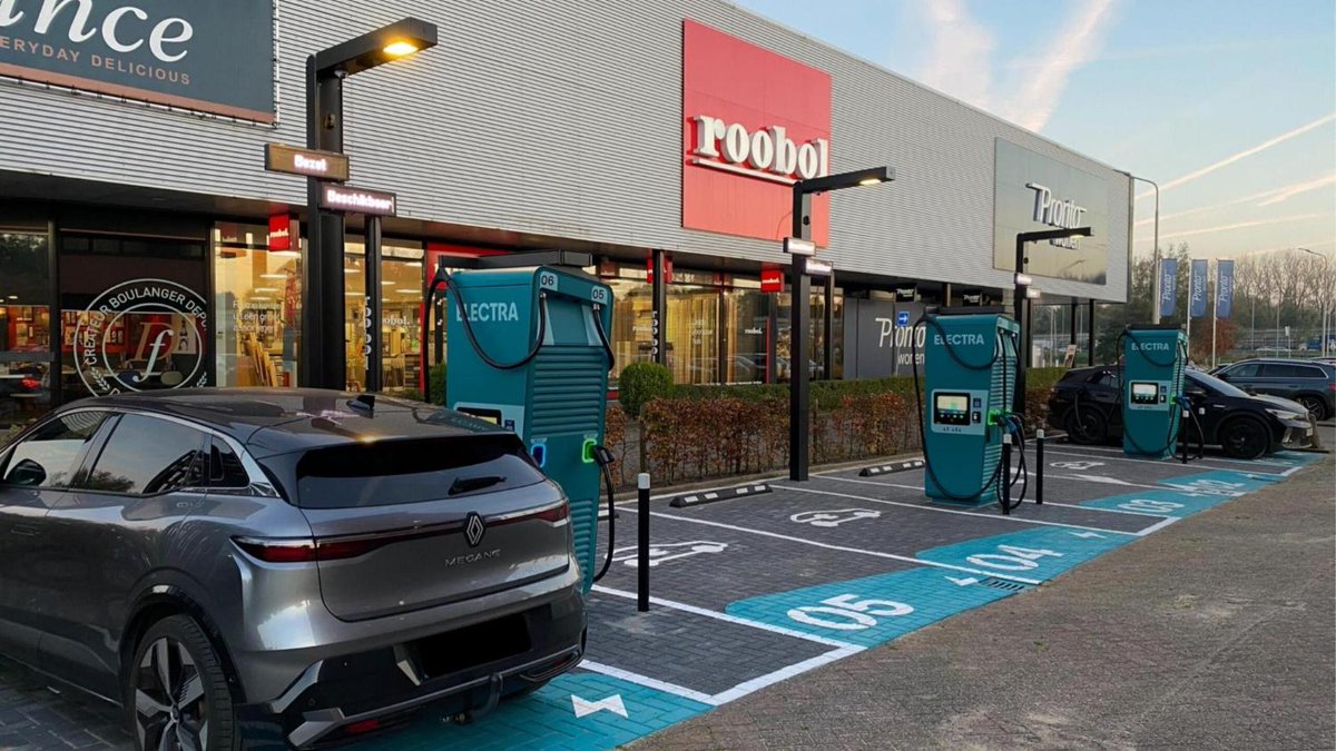 'Nederland heeft veel laadinfra, maar het is bijna allemaal traag' | Energeia energeia.nl/nederland-heef…