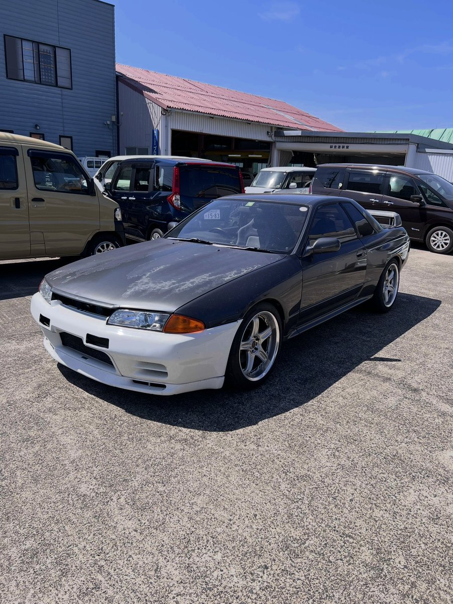 komes2k's tweet photo. おかえり32GT-R 
ブラックパールメタリックに全塗装しました

before after https://t.co/Urr0YFRf82