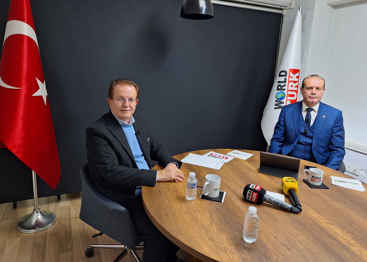 worldturktv's tweet photo. İş insanı Halil Pekdemir, gazeteci Bülent Öztürk ile gündemi değerlendiriyor
📍#DENİZLİ #WORLDTURK #KENT20TV #CANLIYAYIN
🌐 W🌍RLD TURK YAYIN :
📸 https://t.co/x1005GJgTA
📸 https://t.co/qmukz7C5X7
📸 Dünyanızın Televizyonu W🌍RLD TURK
@Halilpekdemir20 @kent20Haber https://t.co/b9kHn25lDf