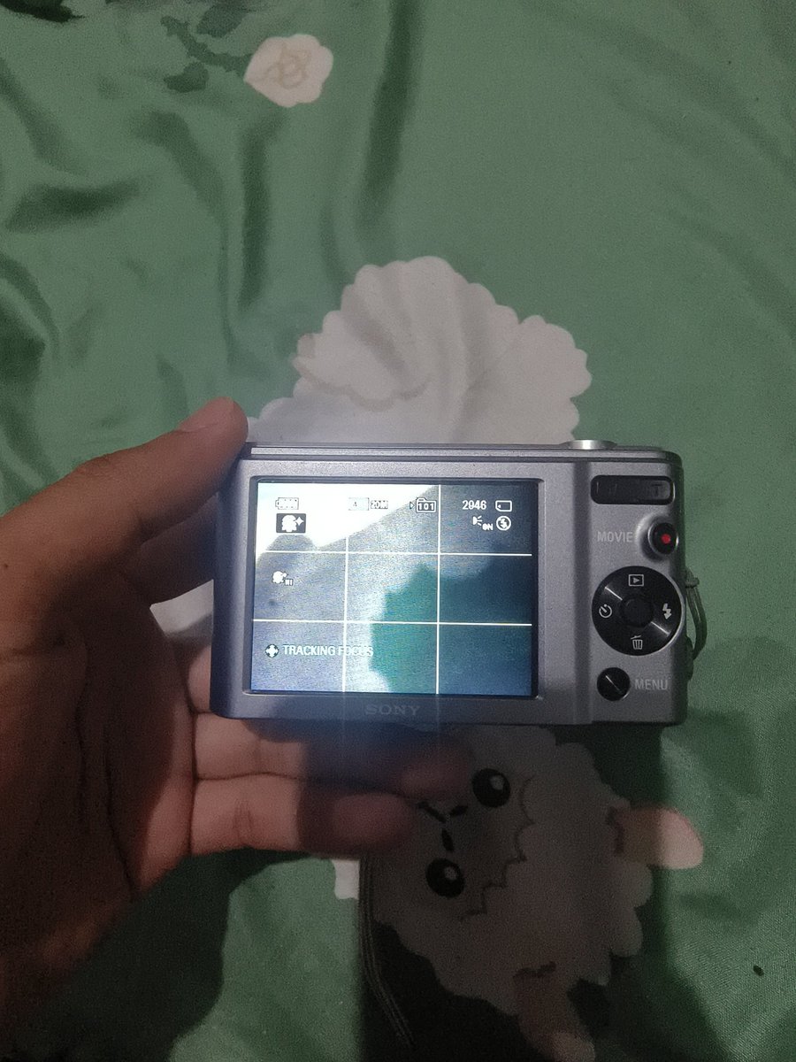 andrefikriawan's tweet photo. #wts Sony w810 

Kondisi mulus fullset, fungsi normal tidak ada kendala.

Kelengkapan : 
- Unit kamera 
- Baterai original 
- Charger Original 
- box
- kitab - kitab
- Pouch
- tali strap original

Harga : 1.8 juta 

shopee tokoed ready

Lokasi Lombok
Wa 085972950209 https://t.co/tXd2Zbtzus