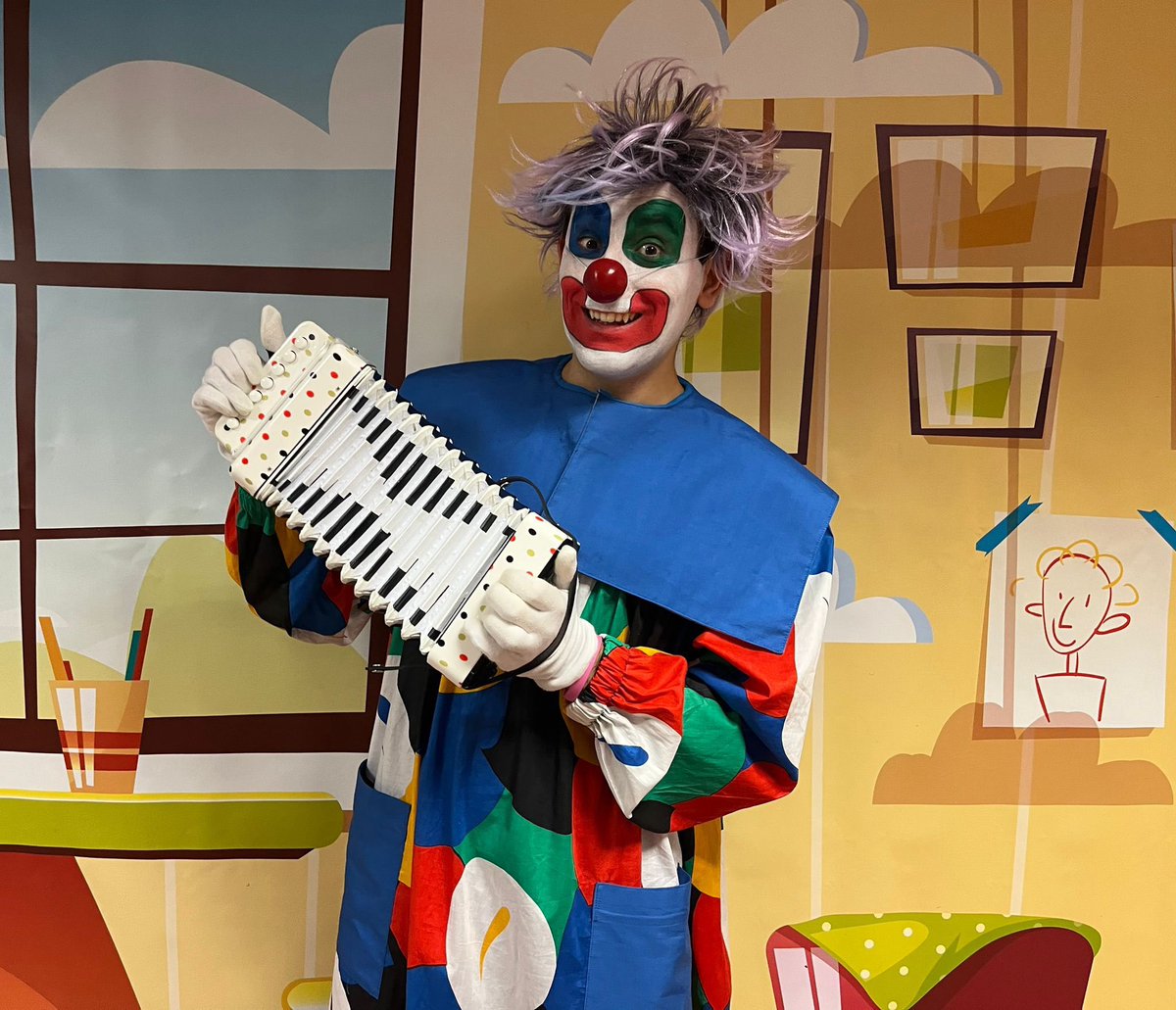 Lagun handia dugu Motx pailazo Bermeotarra. Gasteizen izango da Urtarrilaren 4ean, larunbatez,  12:00etan Izaskun Arrue Kulturgunean, eta Kontu kontari ikuskizuna eskainiko du. Joateko aukera baduzue muxu bat eman Katxiporretarron partez. Sarrerak: sarrerak.iak.eus