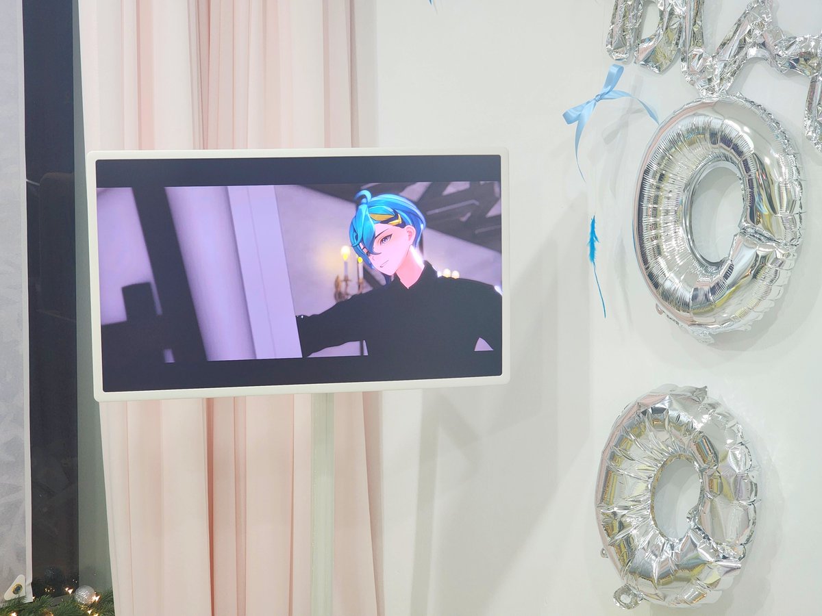 #한겨울_봄햇살을_품은_너에게 
#펭귄단이_세노에게_보내는_봄

🌸겨울에 태어난 우리의 봄🌸
단장님 생일축하해요
태어나줘서 고마워요
늘 건강하고 행복하시기를
오래오래 함께해요