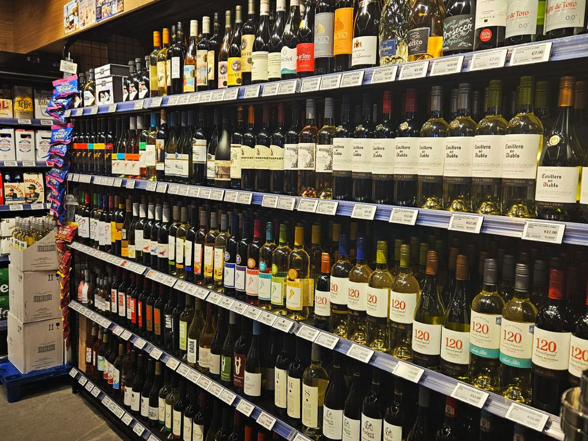 Ready for New Year’s Eve? Stock up on all your favourite drinks at O'Briens Bandon Road Junction 🍺🍸🍷