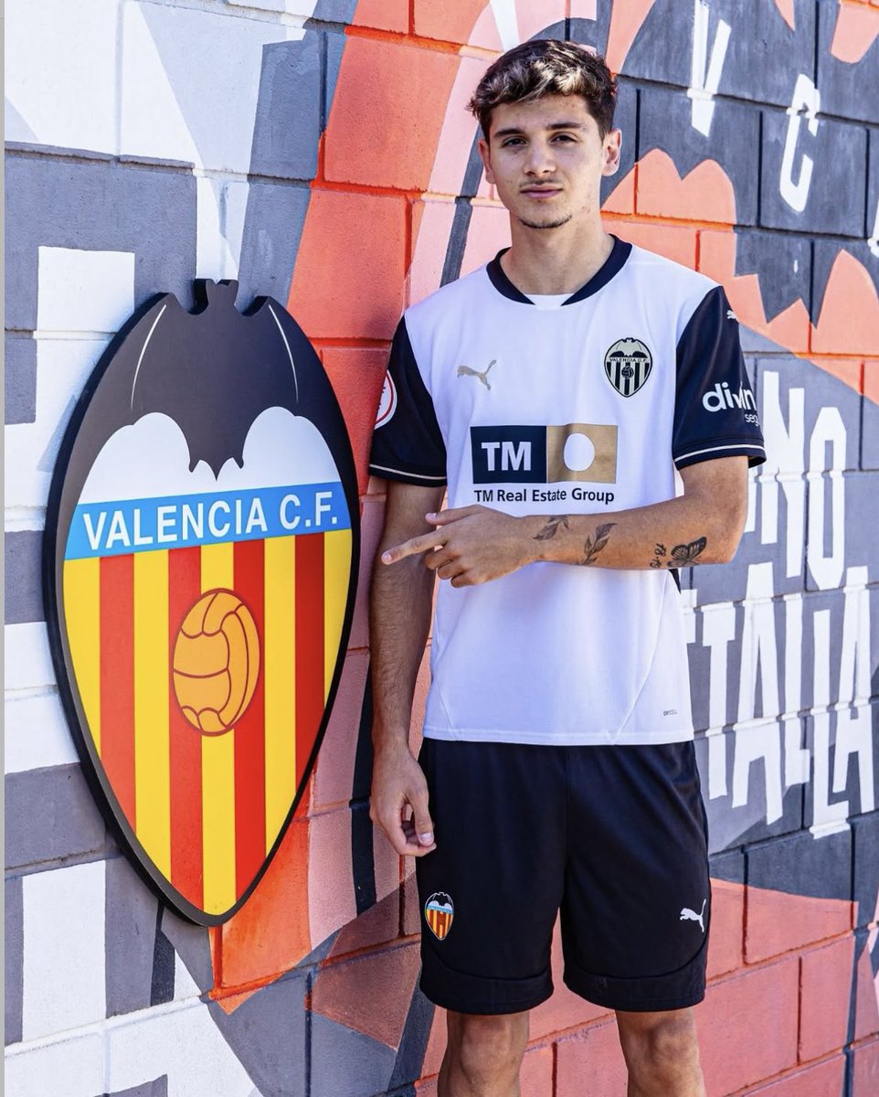 ✍️ Renovación de <a href="/quiroz16_/">Alejandro Quiroz Laosa</a> con el <a href="/valenciacf/">Valencia CF</a> | <a href="/Academia_VCF/">Academia VCF 🦇</a> 

🚀 ¡Vamos a por más objetivos juntos! 🤩
