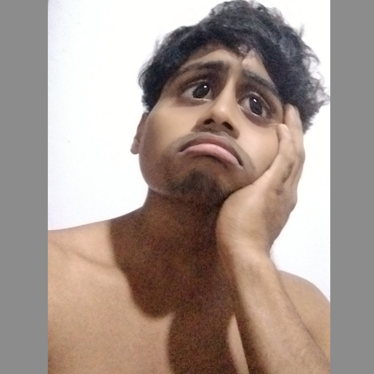 අද කොත්තුවක් කෑවොත් හෙට කොත්තුවක් කන්න සල්ලි නැති හින්දා හෙට කන්න සල්ලි තියාගෙන ඉද්දි,, අද මැරිලා ගියොත් හෙට කොත්තුවක් කන්න වෙන්නැ කියලා මතක් වුණාම 😓😓